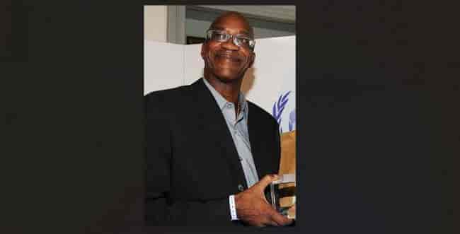 Edwin Moses background