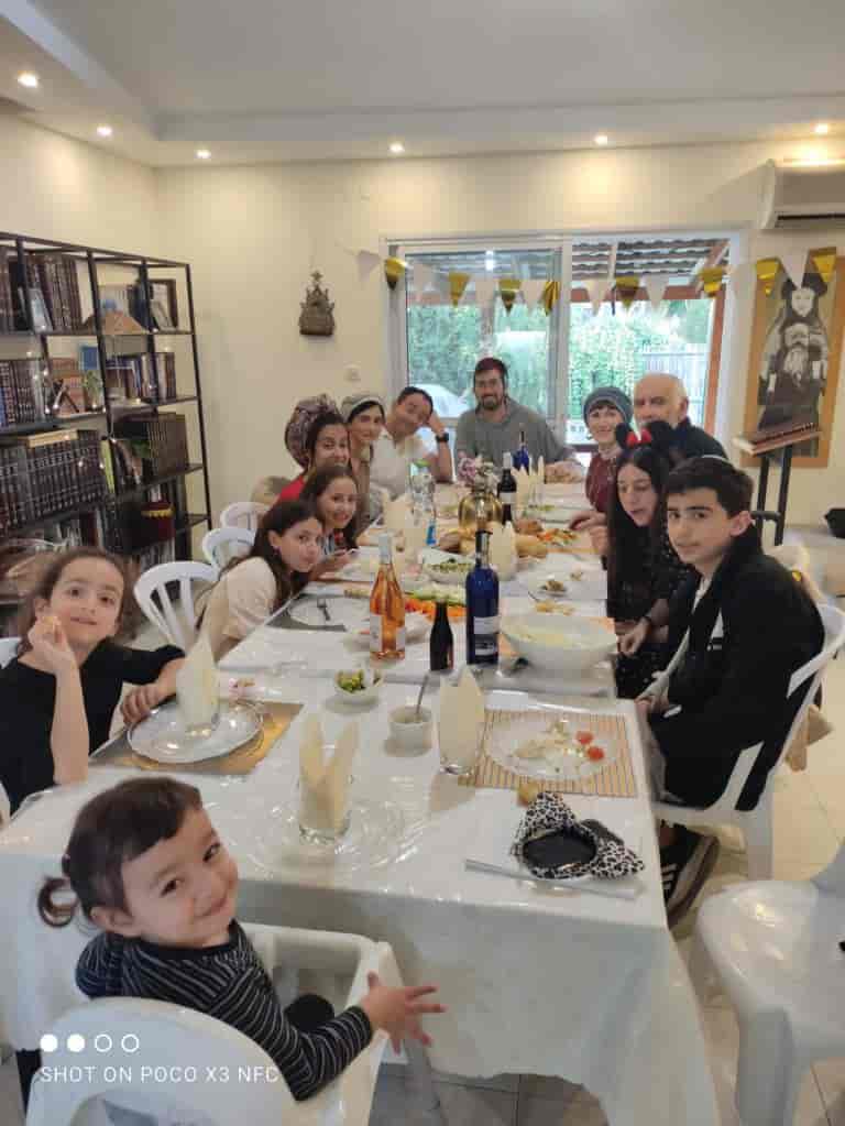 David Cohen and his entire family, family album background