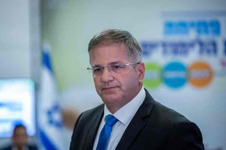 Minister Yoav Kisch background