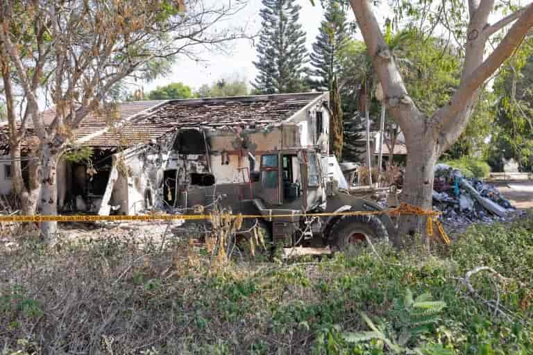 Kibbutz Be'eri home. background