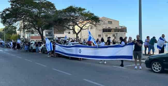 Photo: Reuven Cohen, Haifa Municipality background