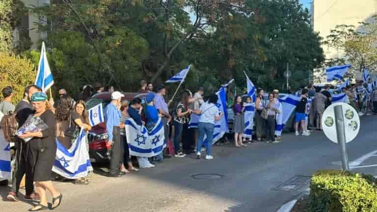Photo: Reuven Cohen, Haifa Municipality background