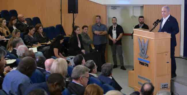 Photo: Amos Ben Gershom / Government Press Office background