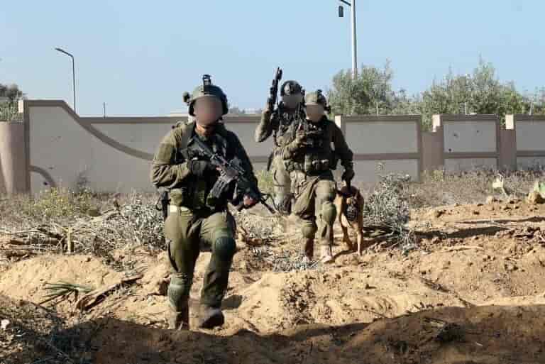 IDF forces deep inside the Gaza Strip. background