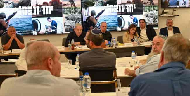 Netanyahu and the heads of the authorities in Judea and Samaria background