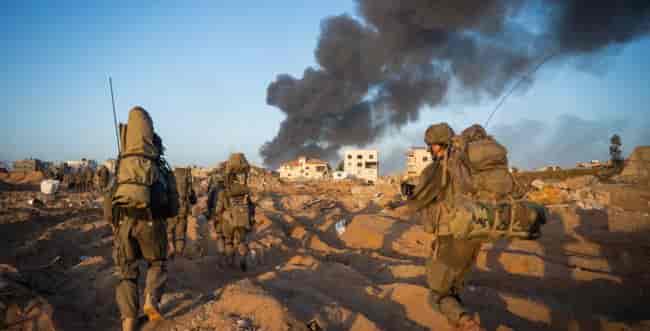 IDF forces in the Gaza Strip. background
