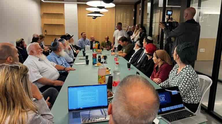Photo: civilian operations room of Achim LaNeshek background