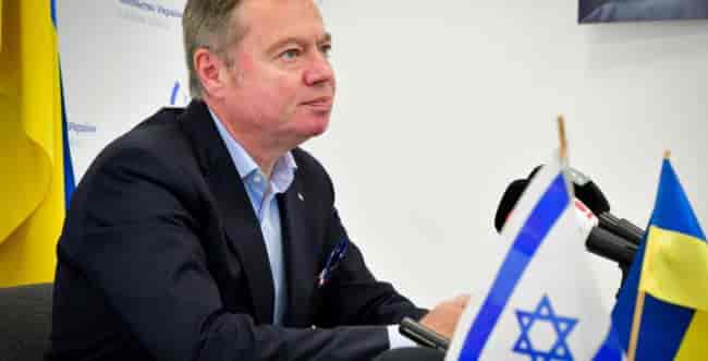 Ukraine's ambassador to Israel Yevgen Kornichuk background