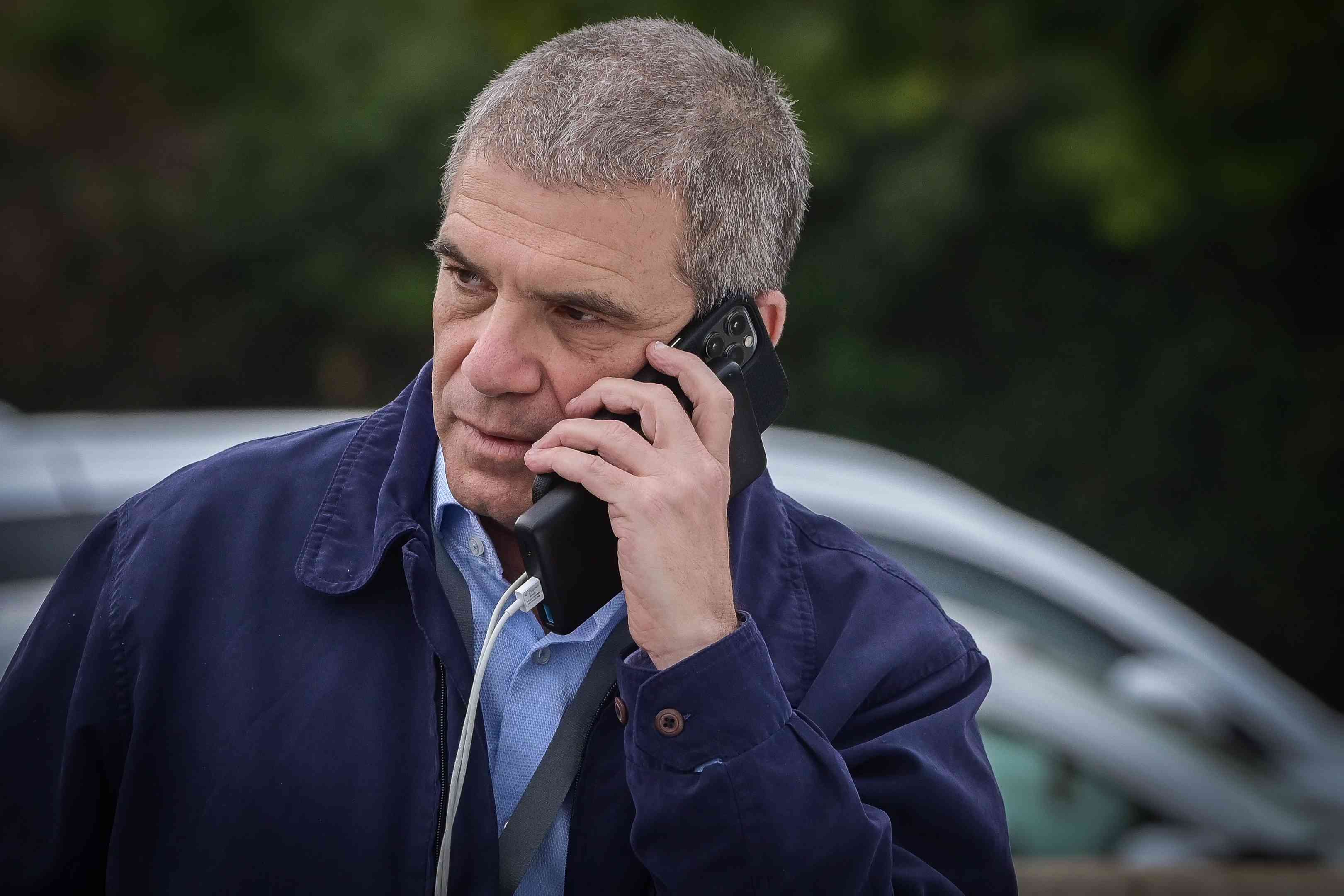 Government envoy on hostages, Gal Hirsch. background