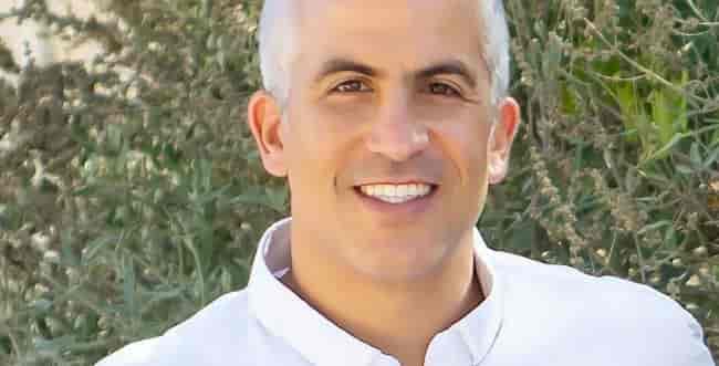 Photo: Cherut Ashkenazi background