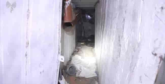 The exposed tunnel background