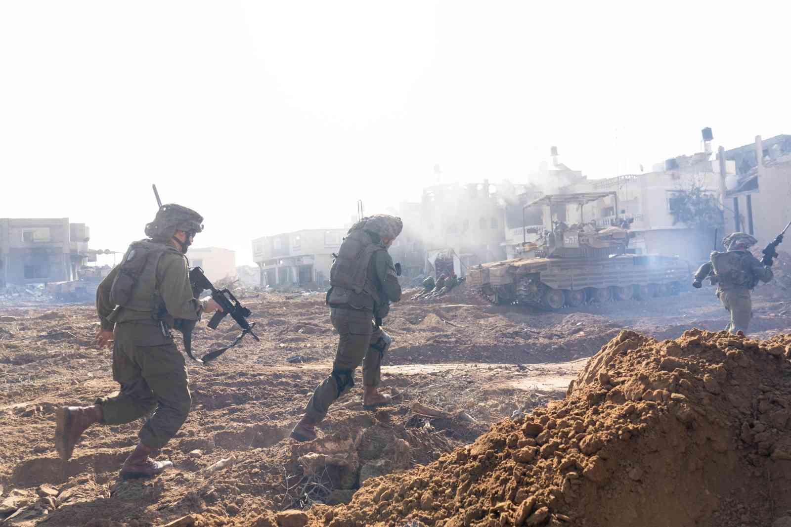 IDF tank and soldiers, Khan Yunis, Gaza. background
