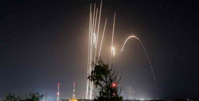 Photo: Edi Israel/Flash90 background