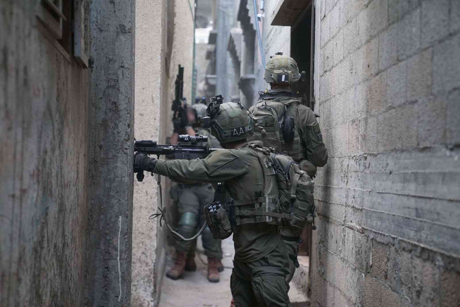 IDF operations in Khan Yunis background