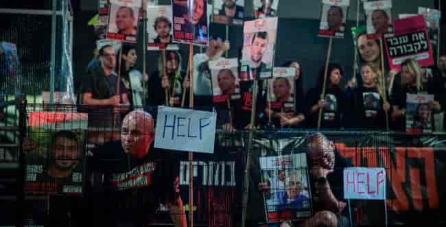 Tel Aviv rally for the release of hostages background