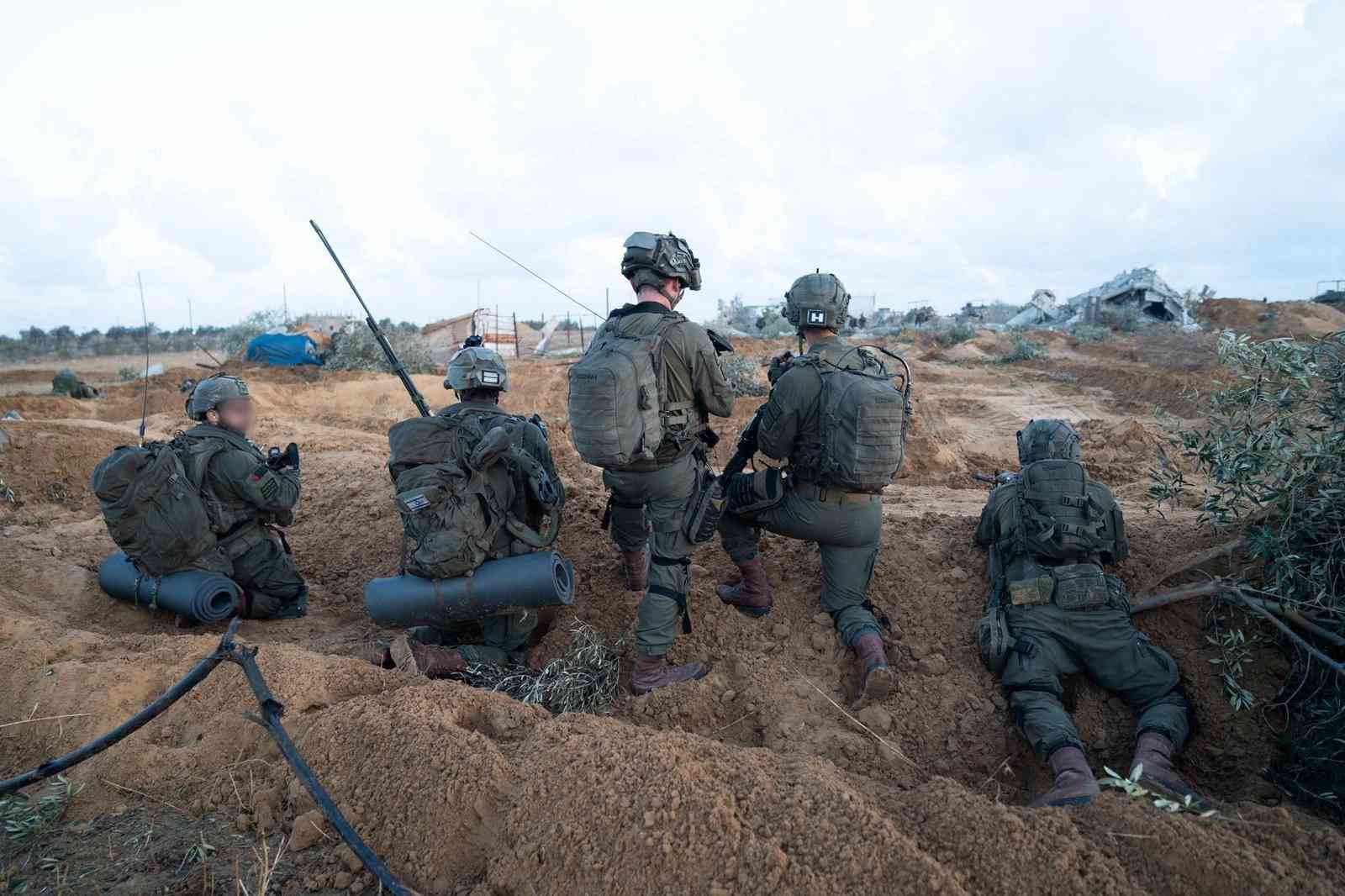 IDF forces in the Gaza Strip. background