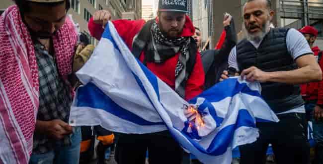 Antisemitism in America background