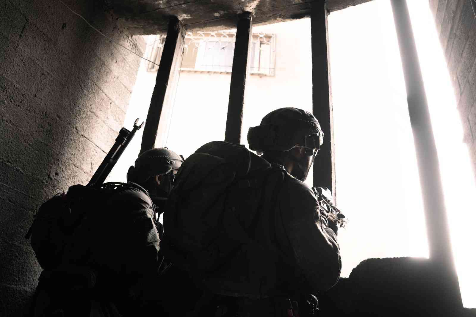 IDF soldiers in Jebaliya. background