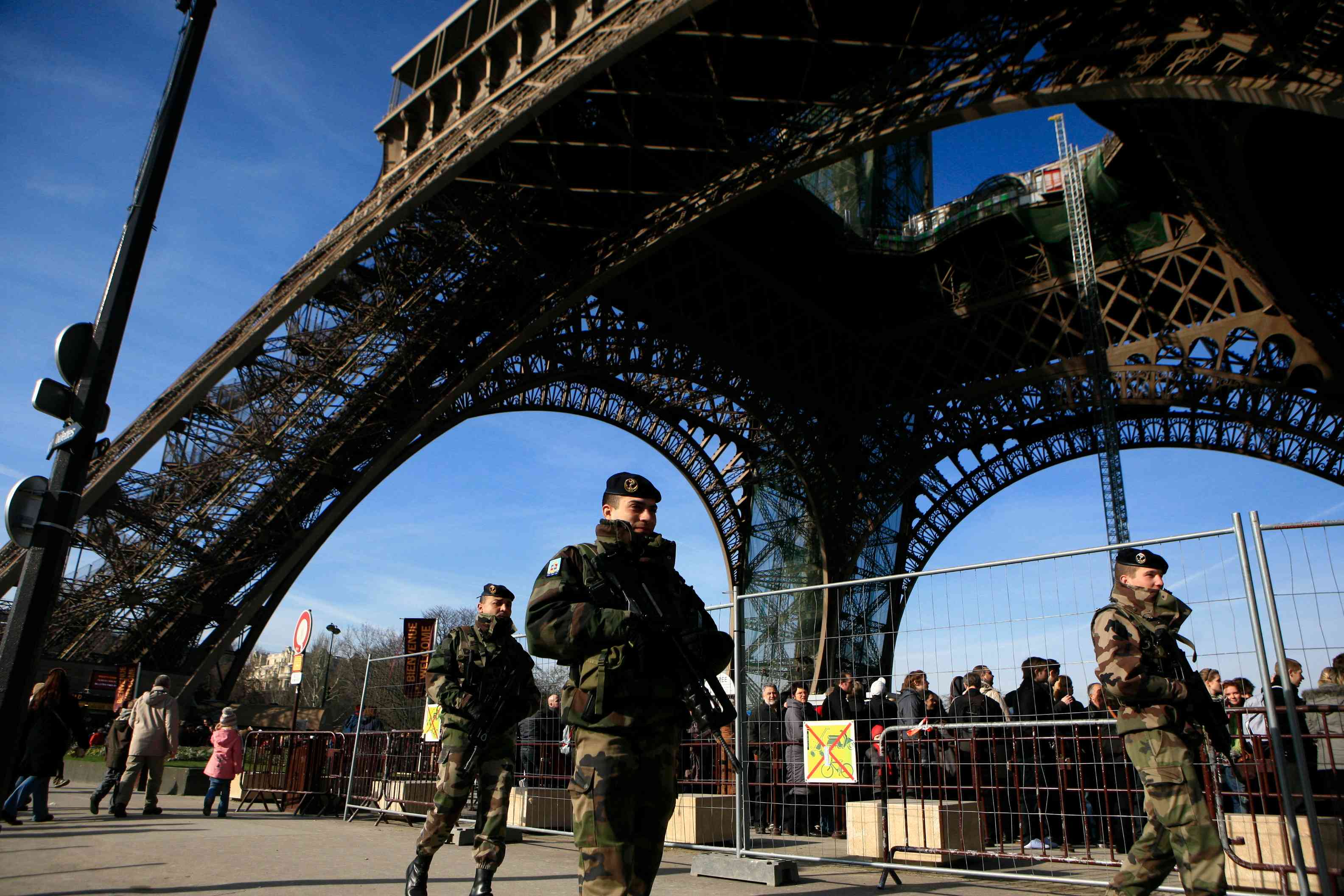 Paris police background