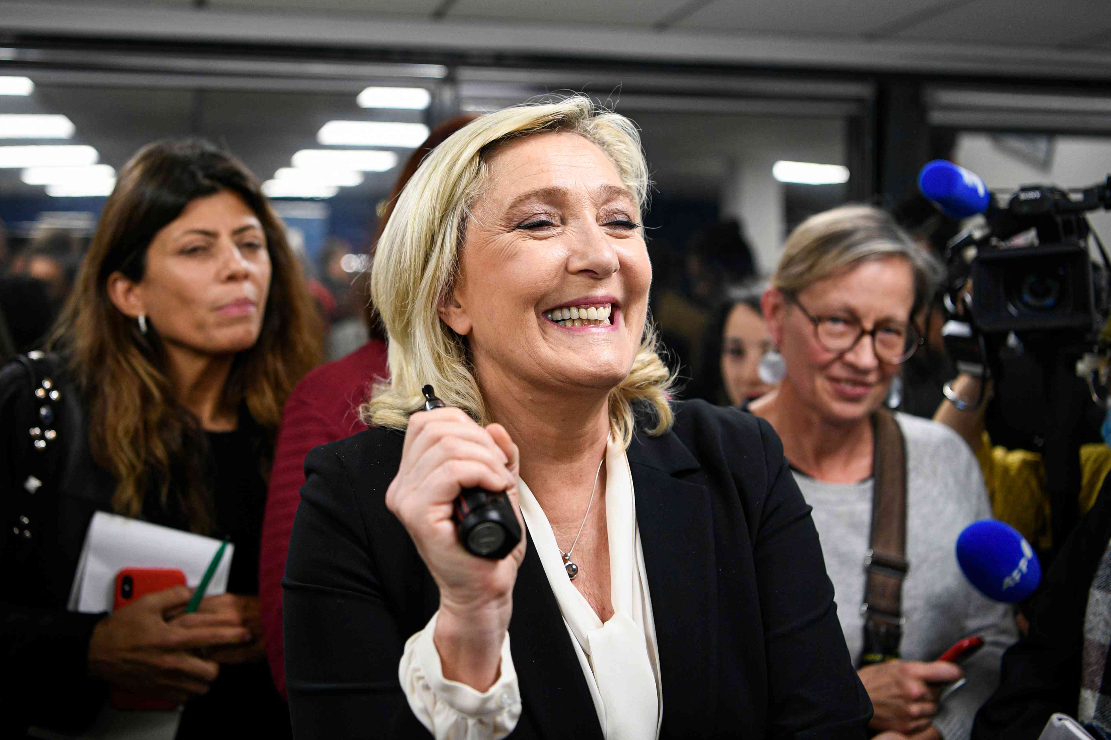 Marine Le Pen background