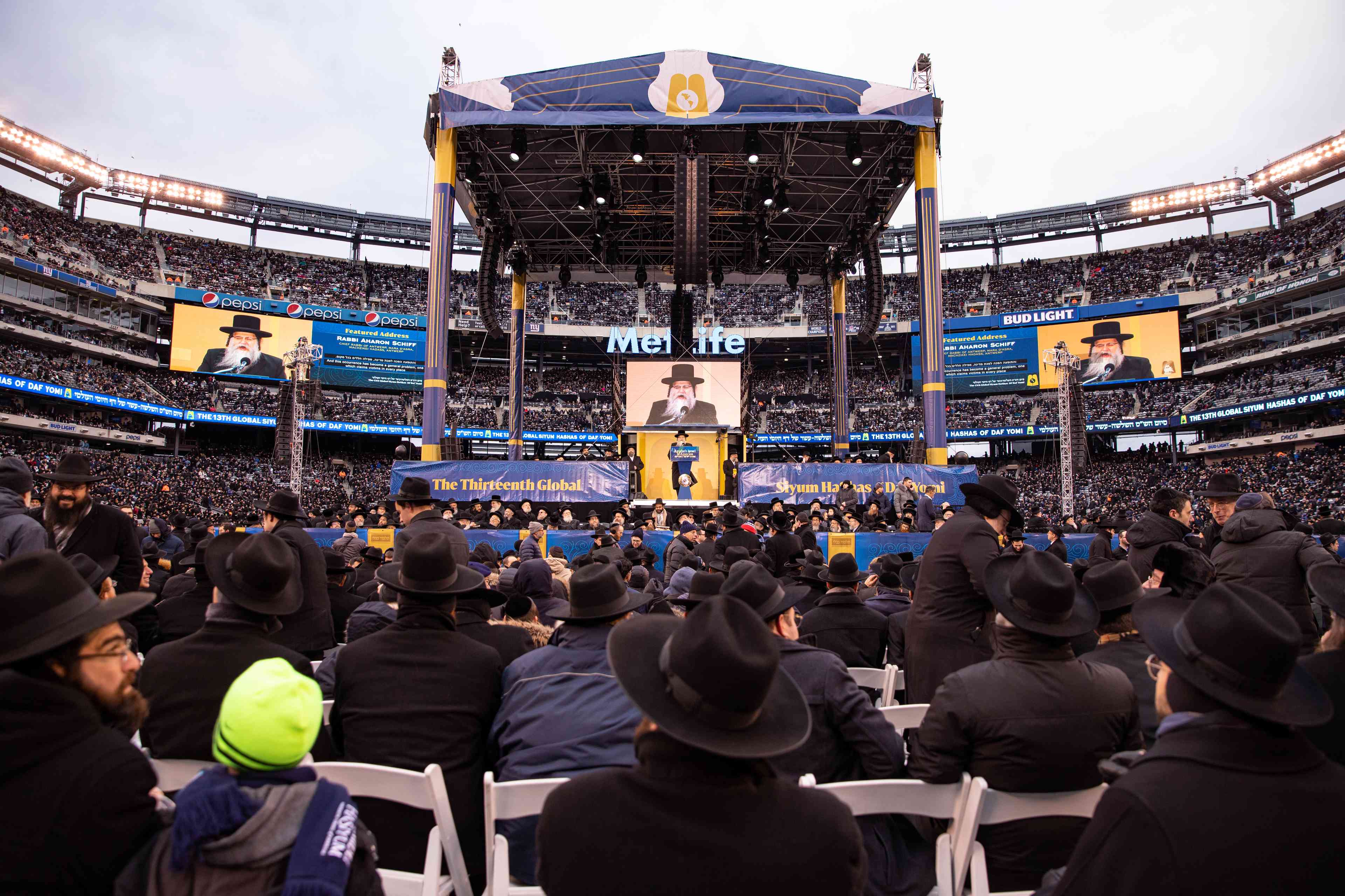 Ultra-Orthodox in New Jersey background