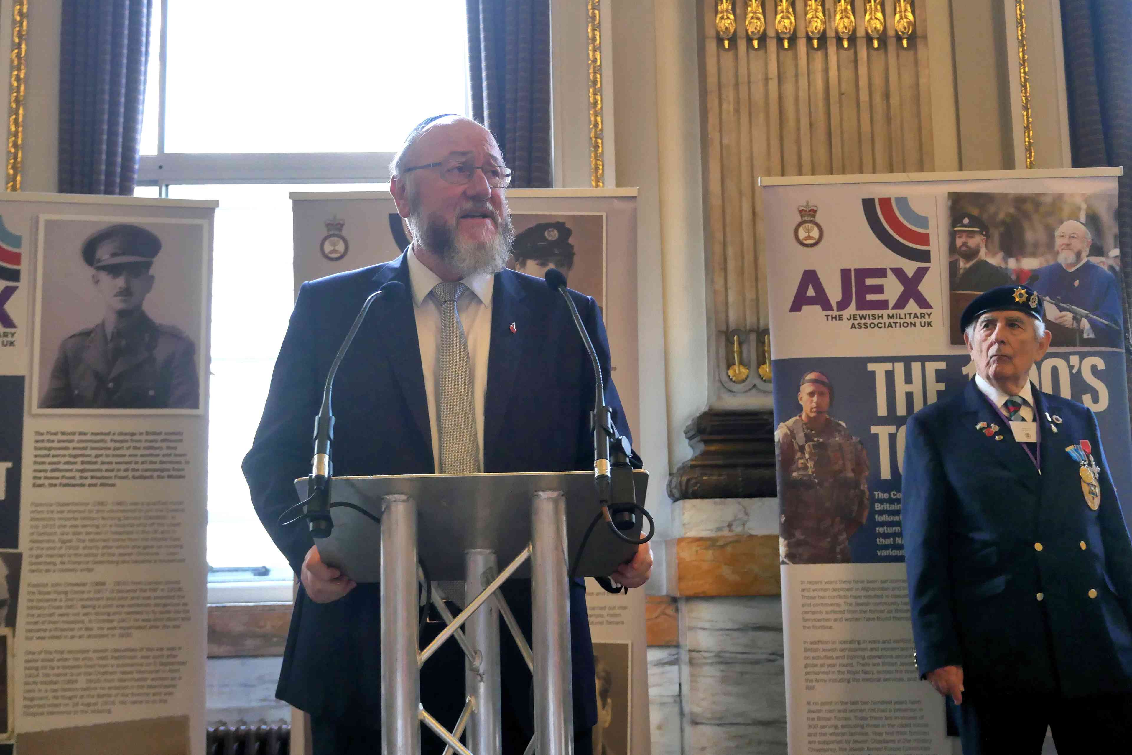 UK's Chief Rabbi Ephraim Mirvis background