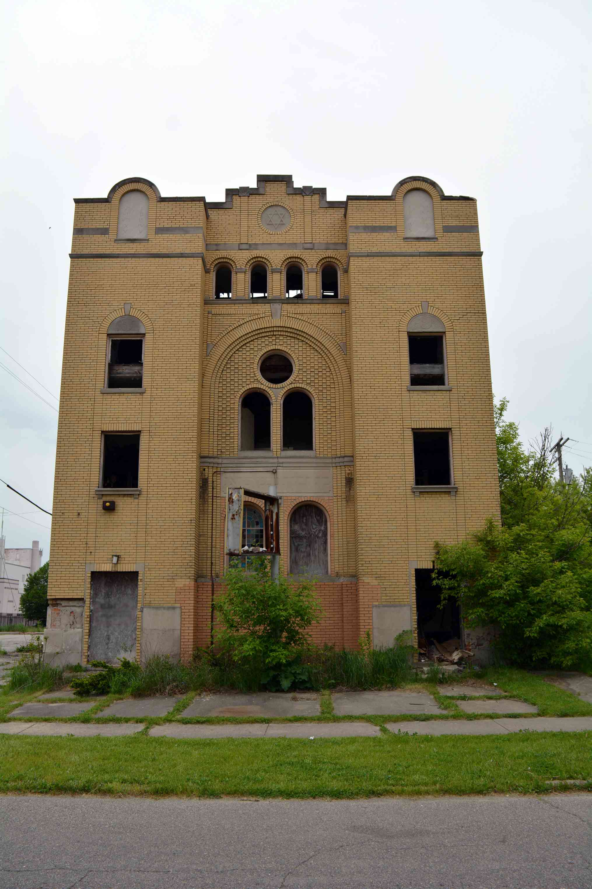 Abandoned synagogue in Detroit background