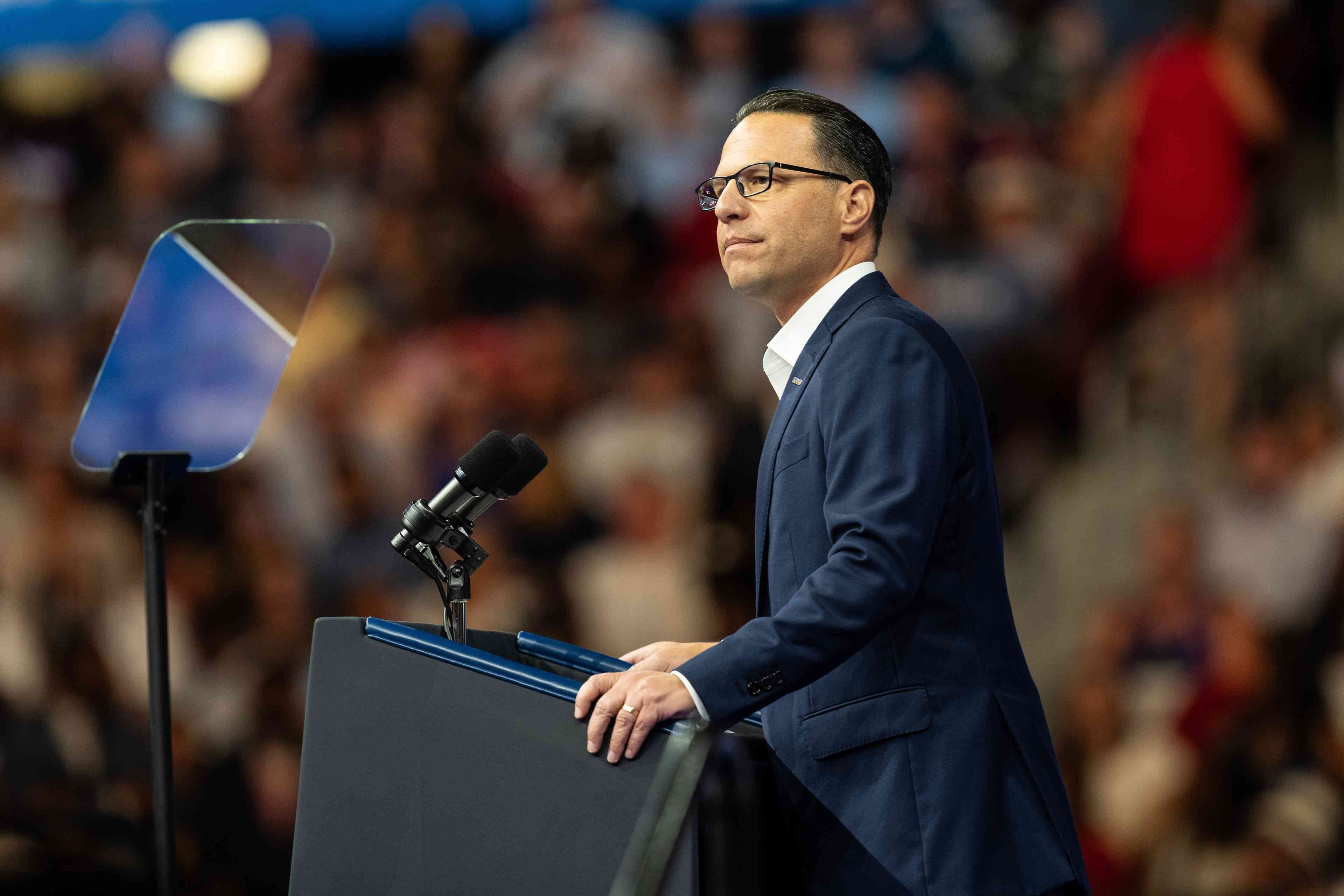 Josh Shapiro speaks at the rally in Liacouras Center at Temple University on Aug 6, 2024 background