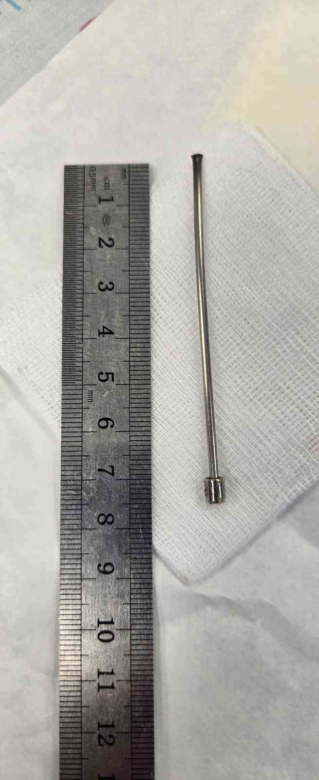 7.5 cm antenna swallowed by a child background