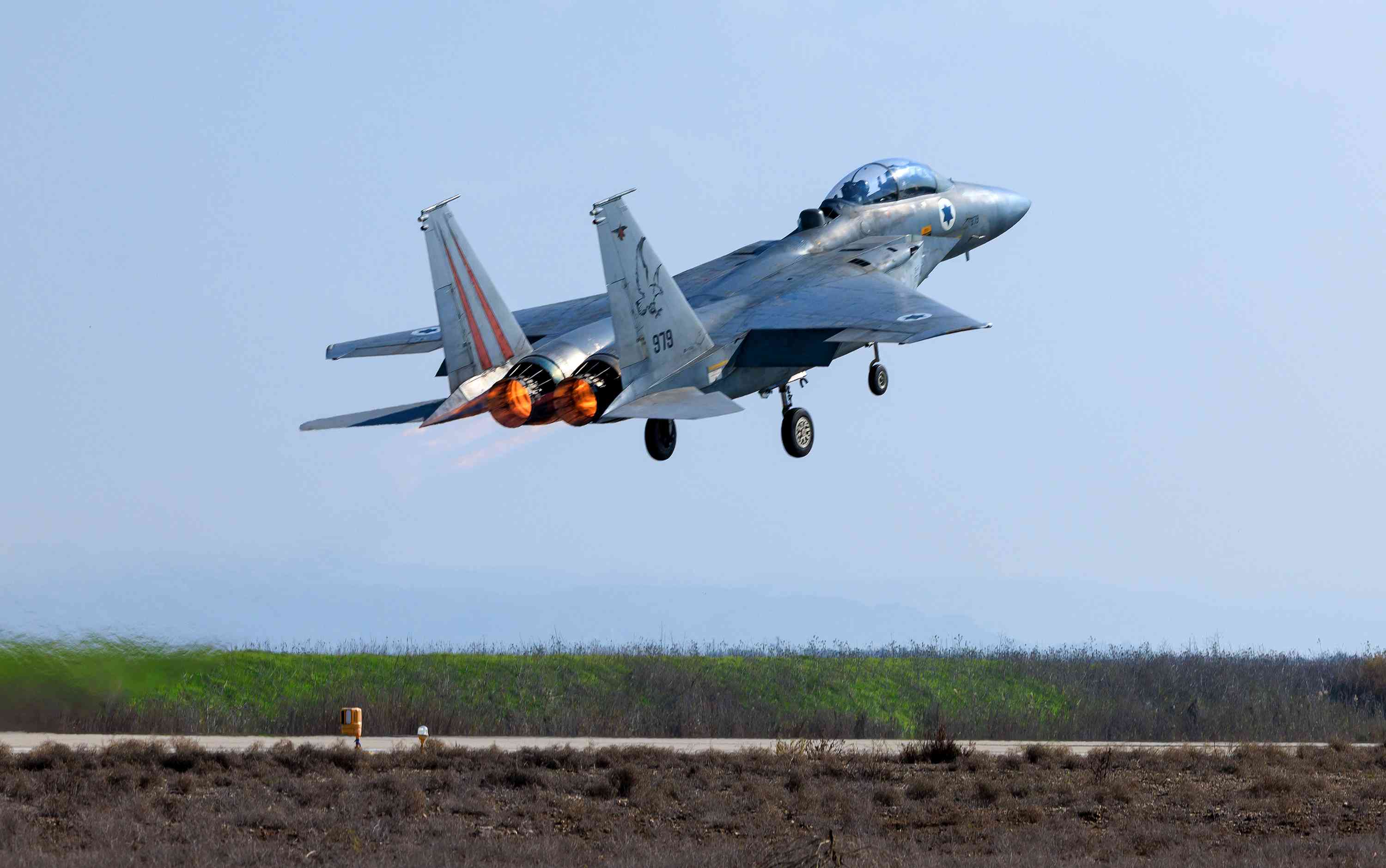 Israeli F-15. background