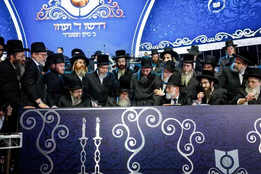 At 'Dirshu' on Erev Shavuos background