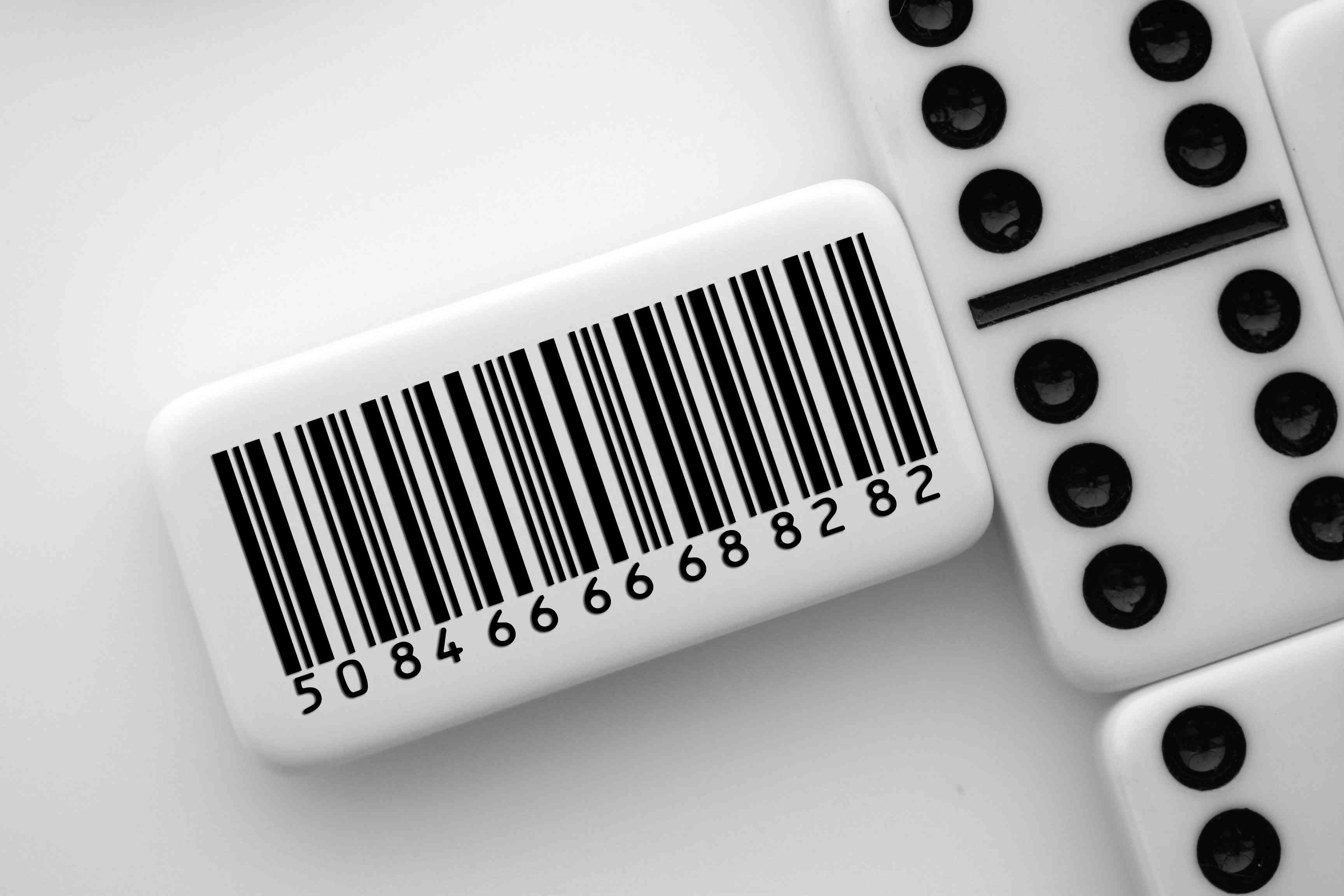 Photo: urbanbuzz/ Shutterstock background