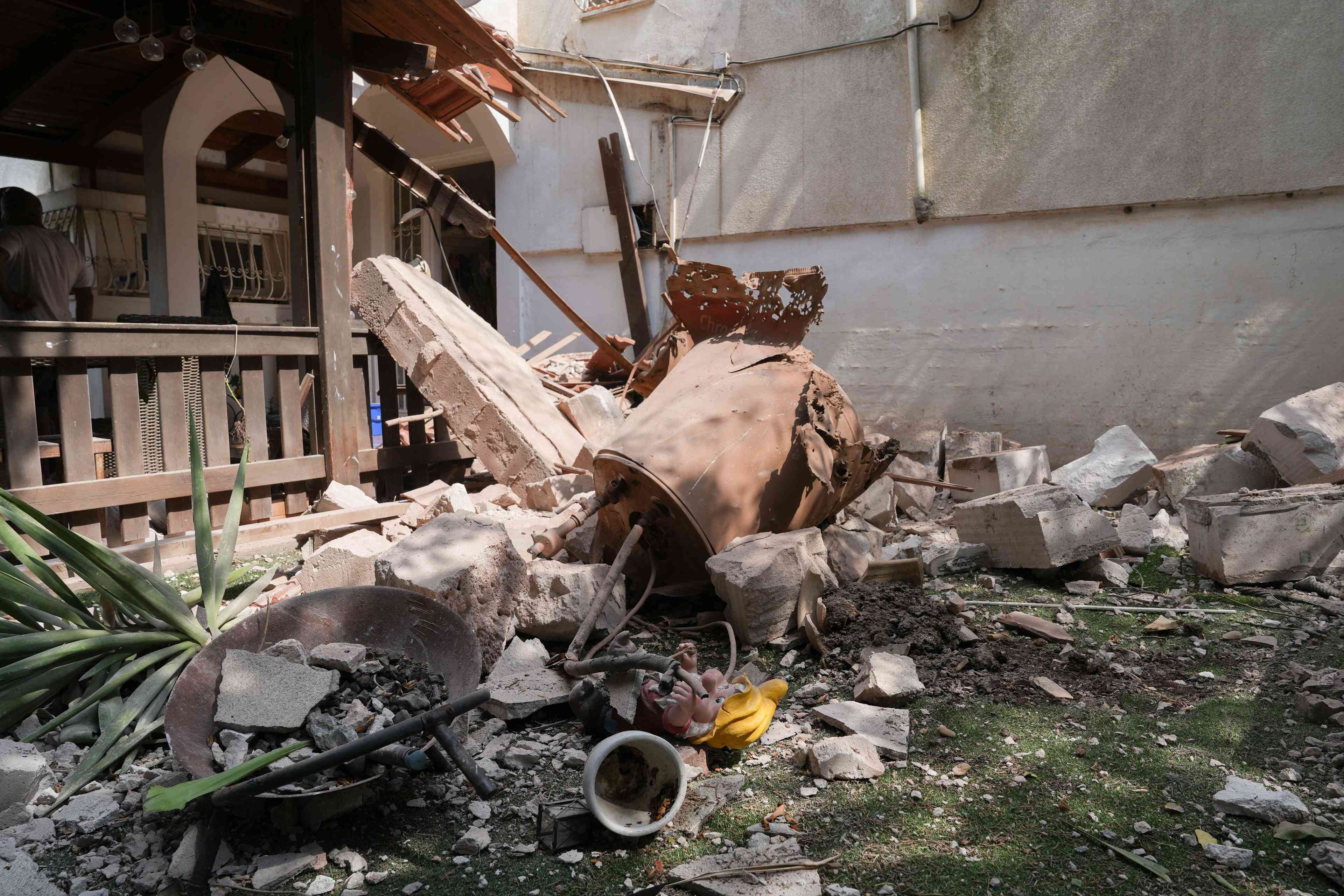 The site where a missile fired from Lebanon hit a house in Giv'at Avni, northern Israel, September 23, 2024 background