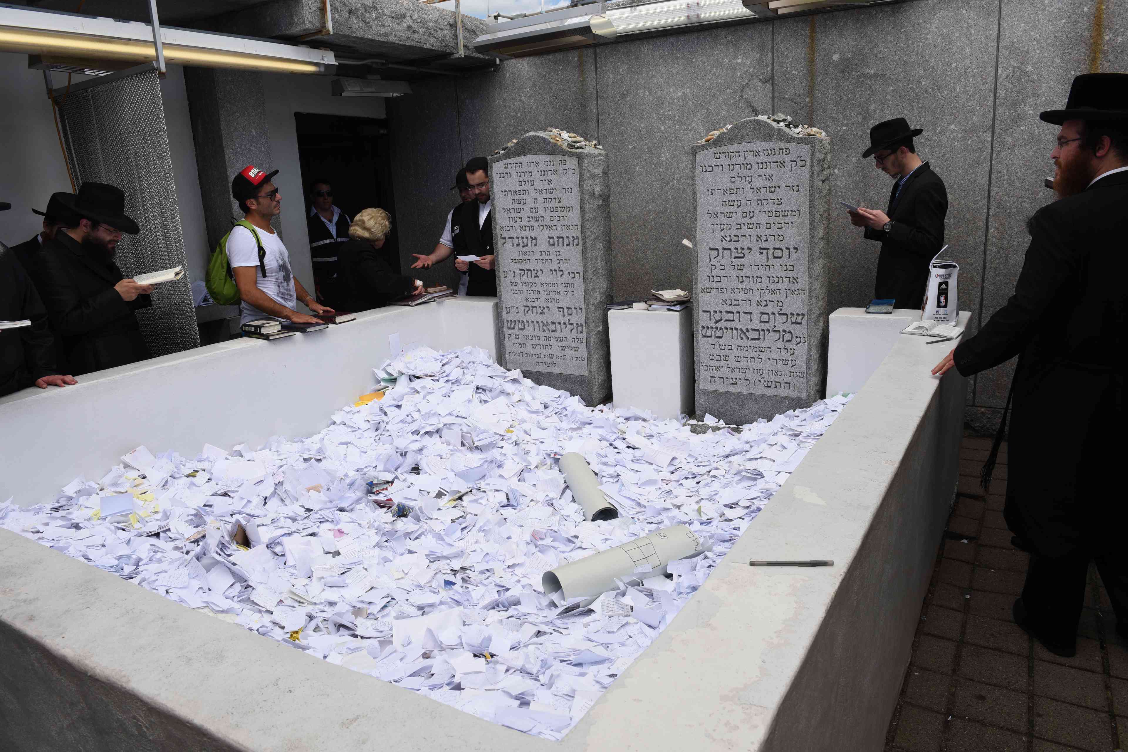 Lubavitcher Rebbe's grave background