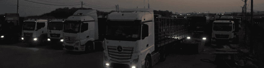 Aid trucks coming into Gaza. background