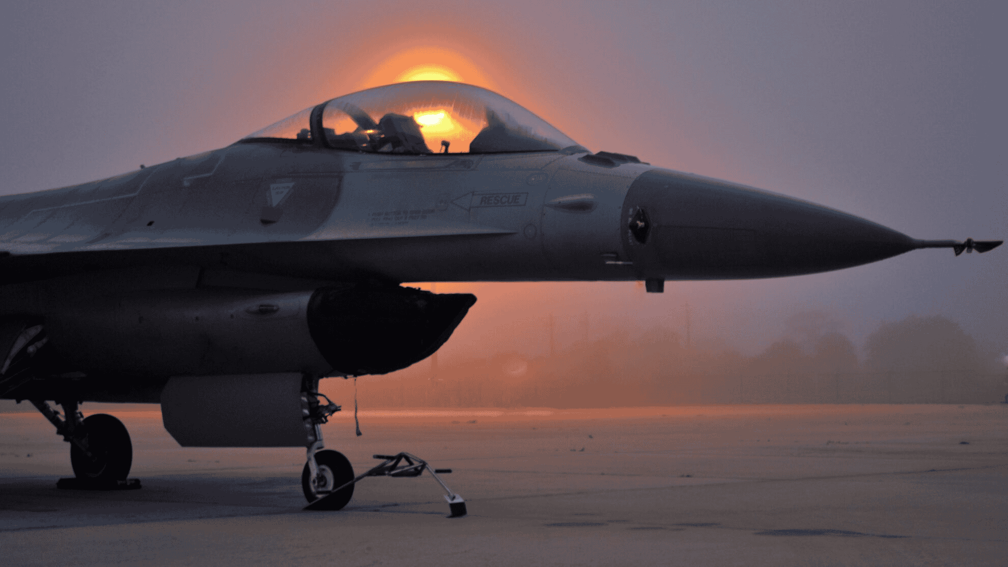 F-16 background