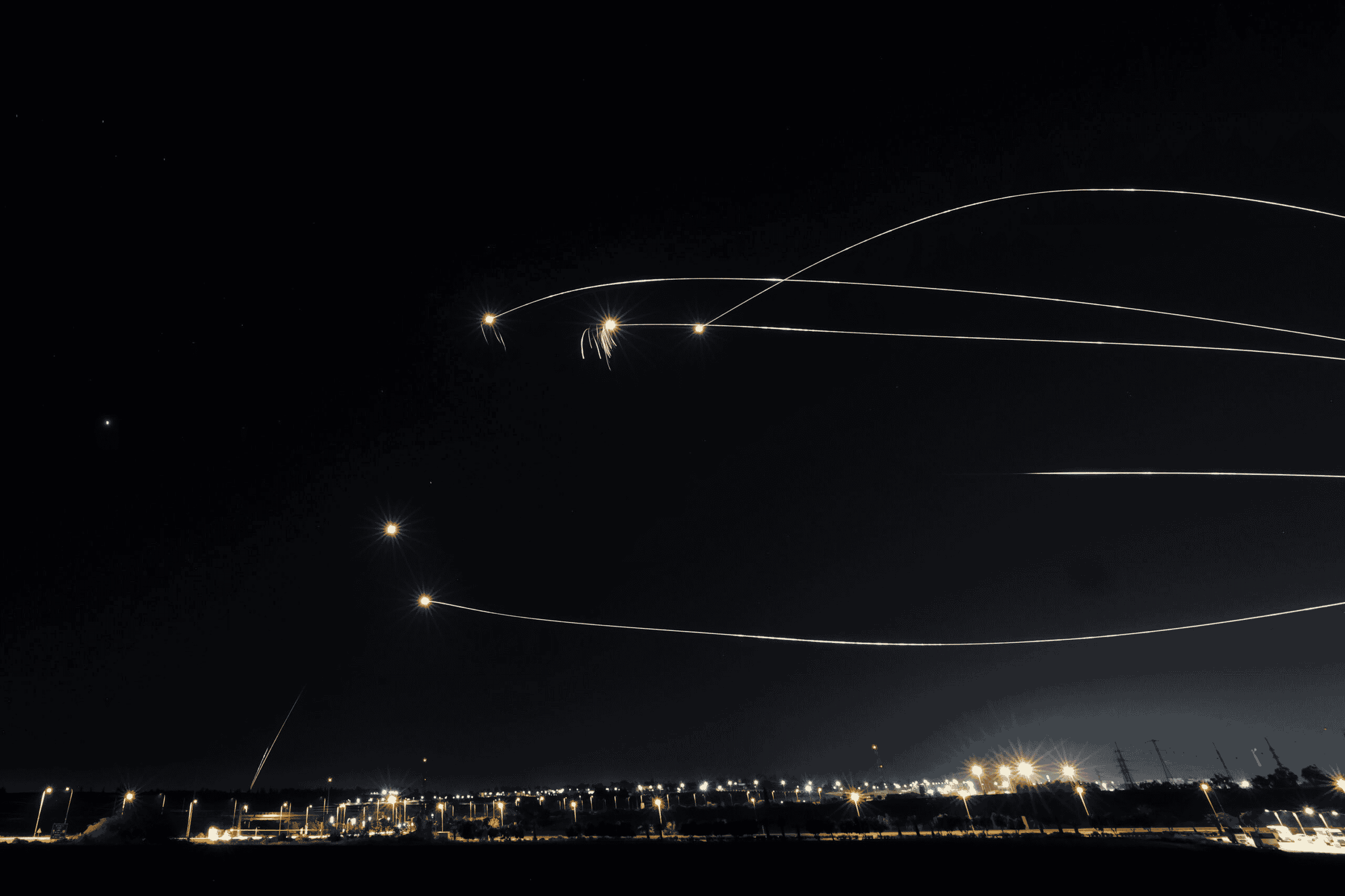 Photo: Yonatan Sindel/Flash90 background