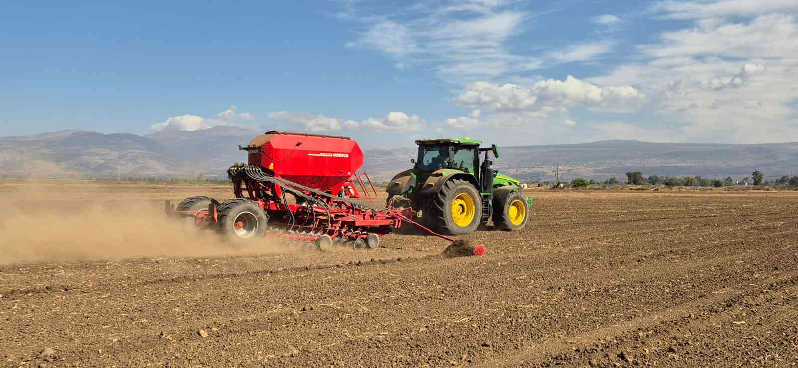Farming in the Huleh Valley background