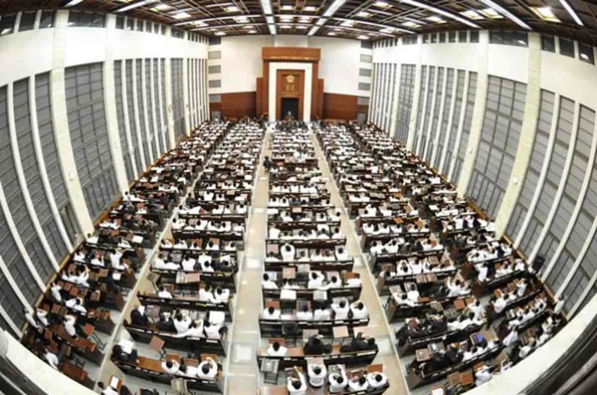 Mir Brachfeld Yeshiva background