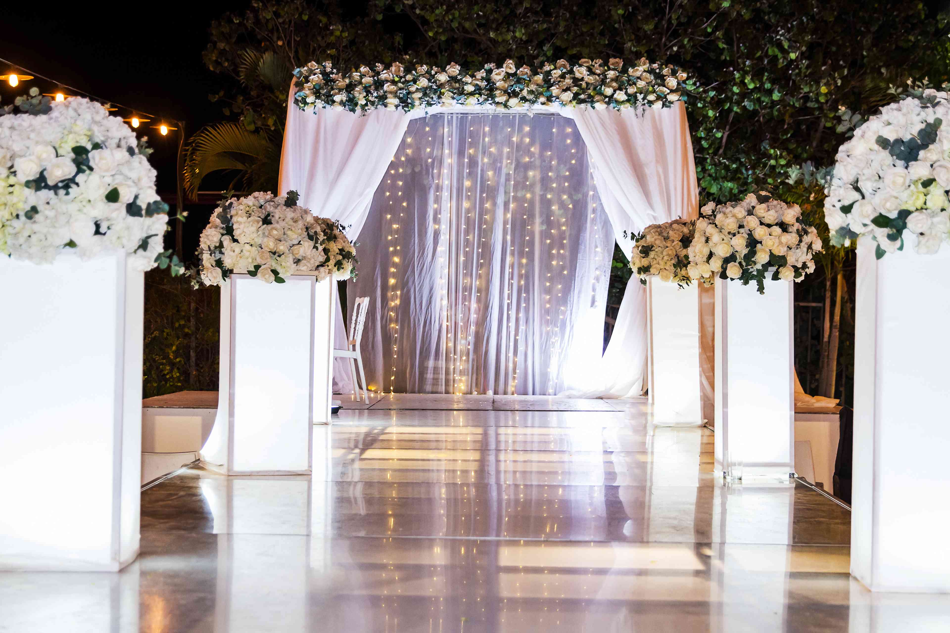 Beautiful photo of the Jewish Chuppah