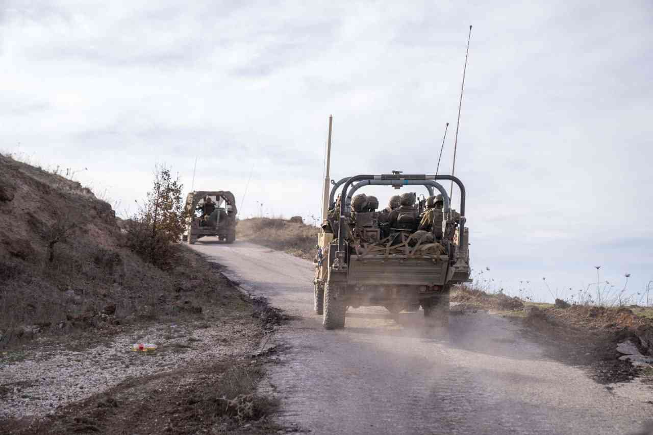 98th Division in southern Lebanon. background