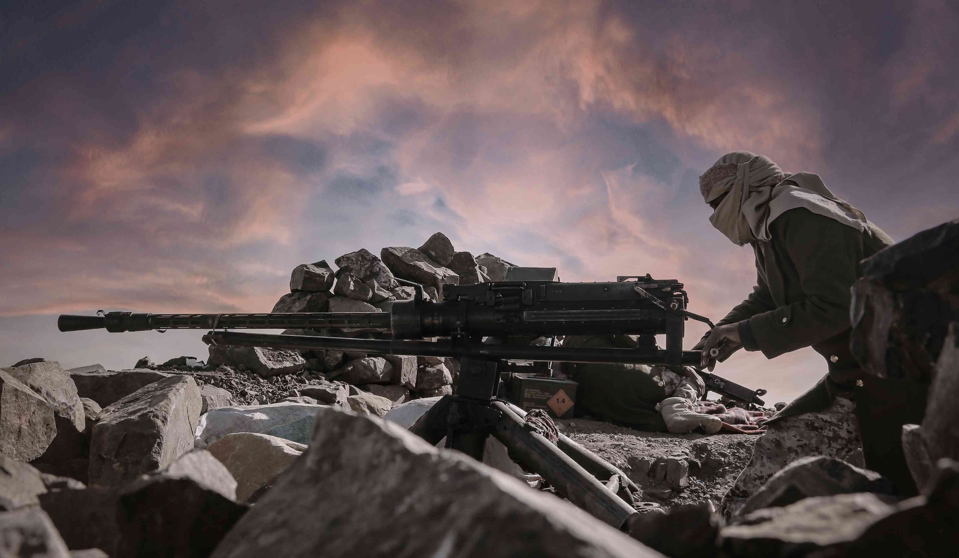Soldier fighting in the ranks of the Yemeni army against Al-Houthi militia in the West of Taiz City