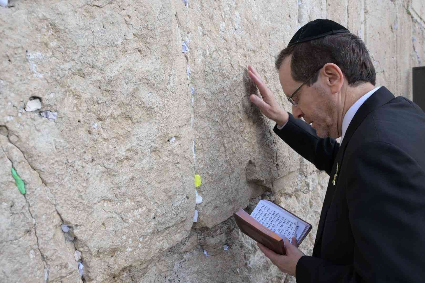 President Herzog at the Western Wall. background