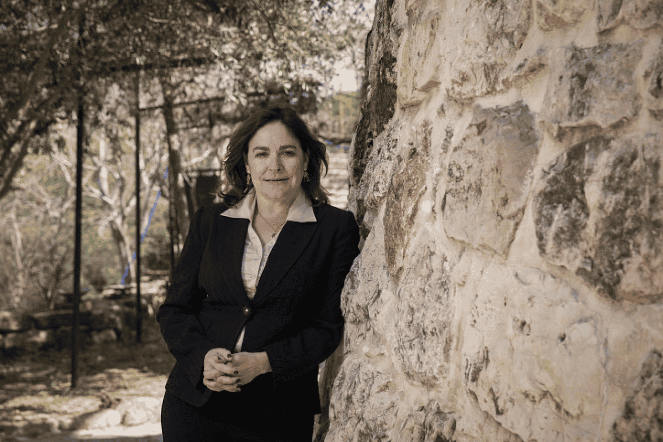 Caroline Glick background