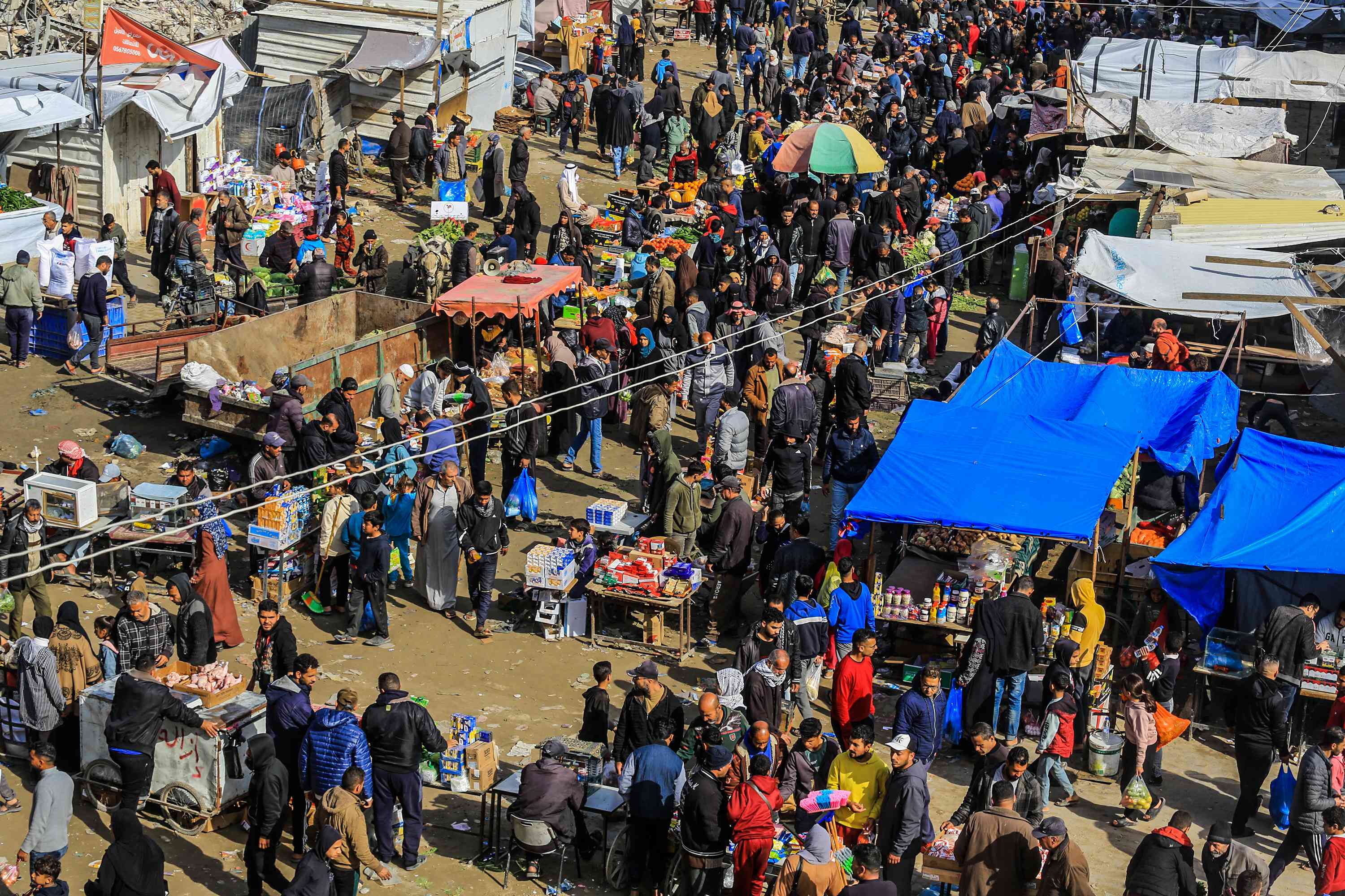 Bustling markets in Gaza