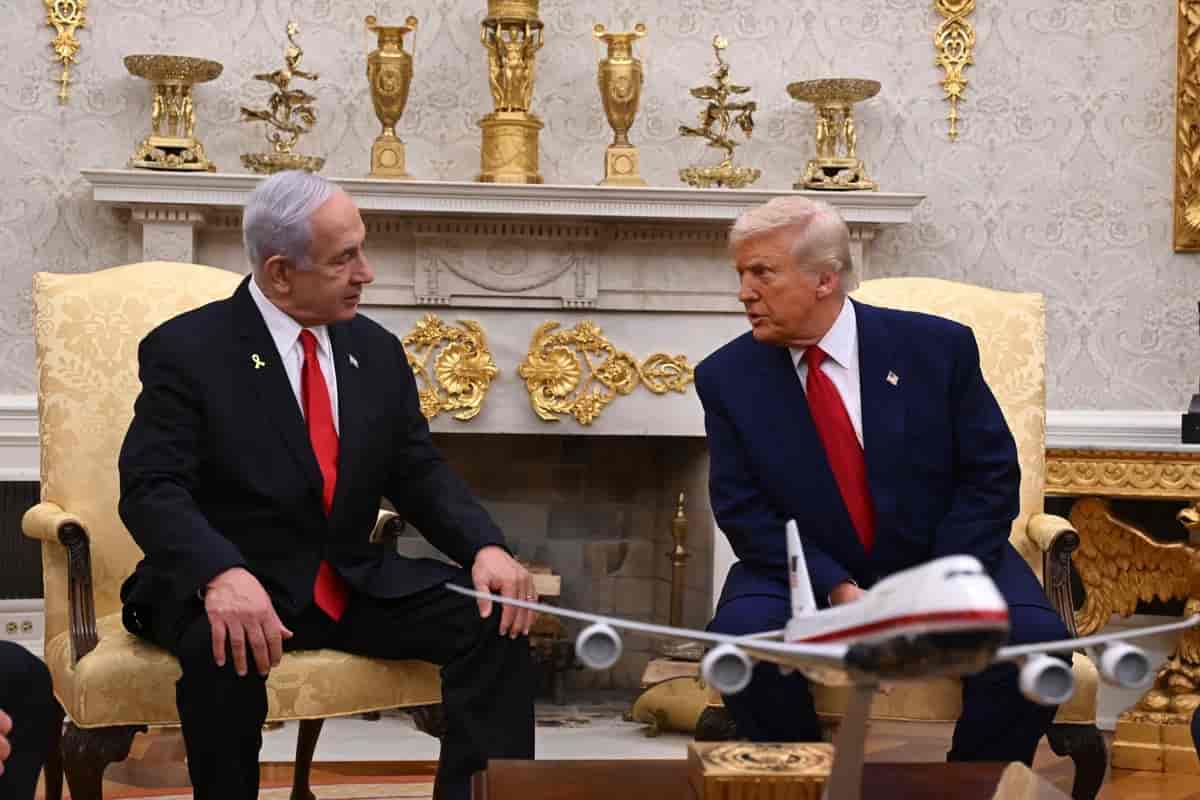 Netanyahu and Trump. background