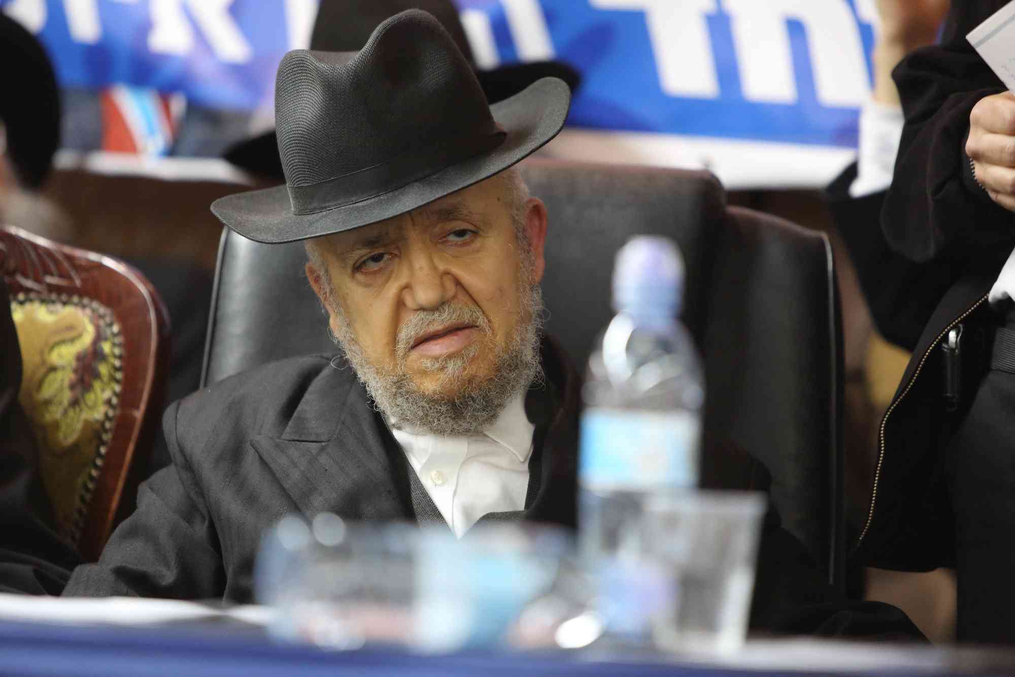 Rabbi Meir Mazuz BD"E background