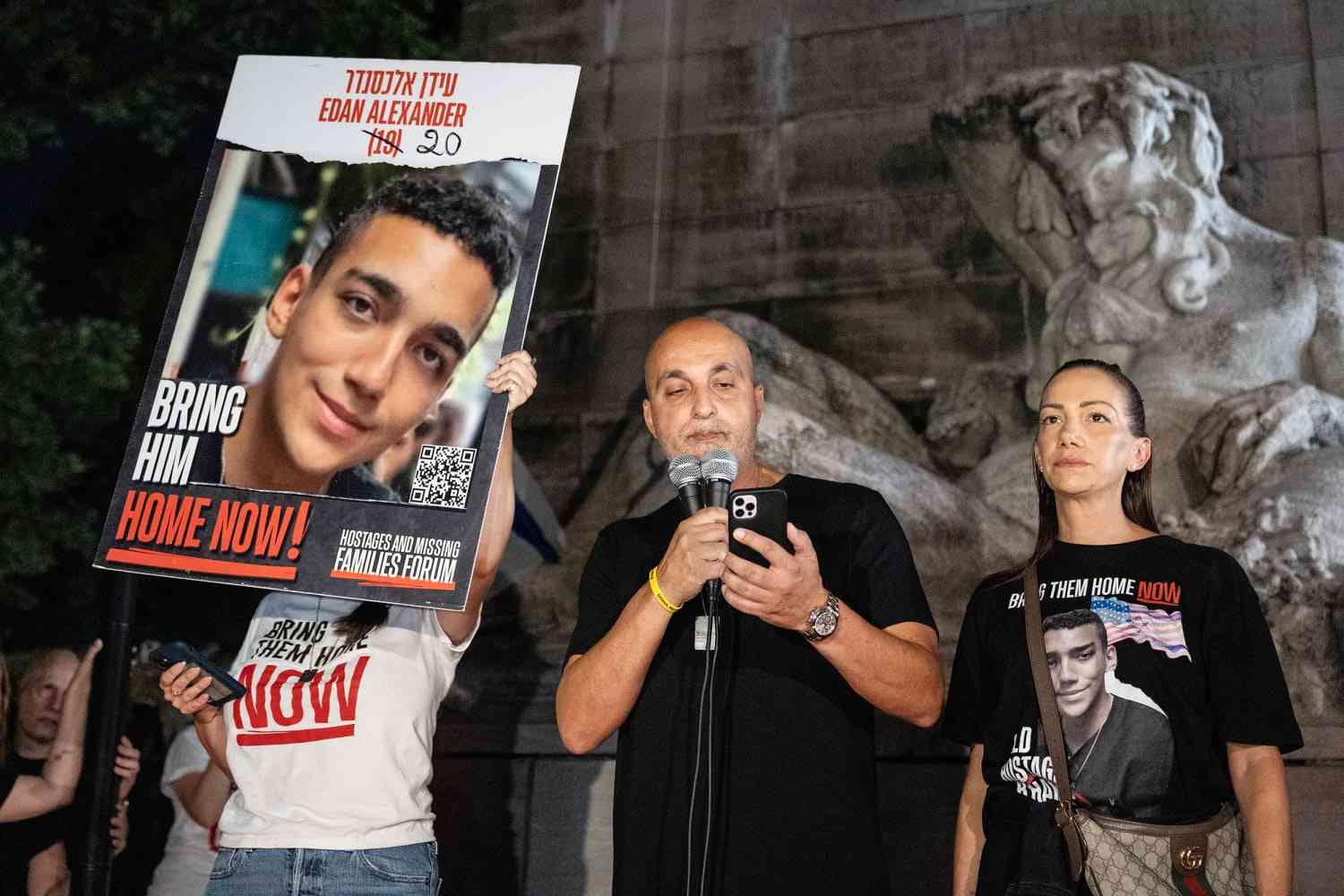 Family of hostage Edan Alexander background