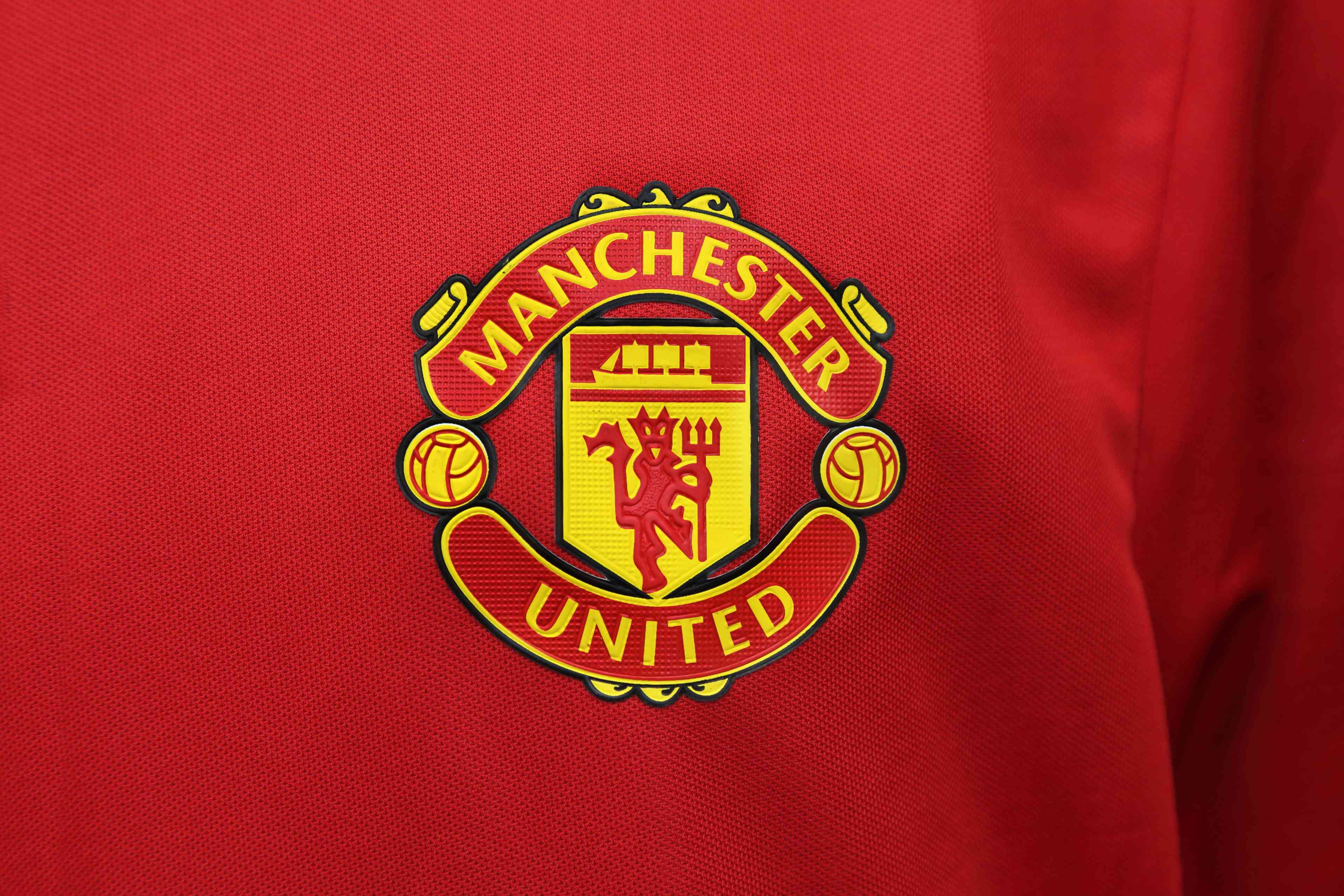 Man U logo background