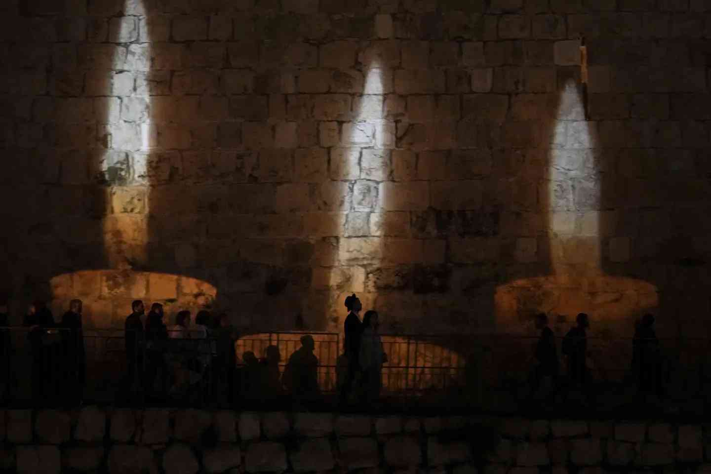 AP Mahamoud illian background